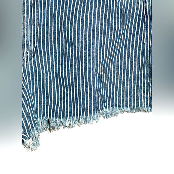 Blank NYC The Barrow Vintage High Rise Shorts Fray Hem Blue and White Preppy 33 - Picture 4 of 8